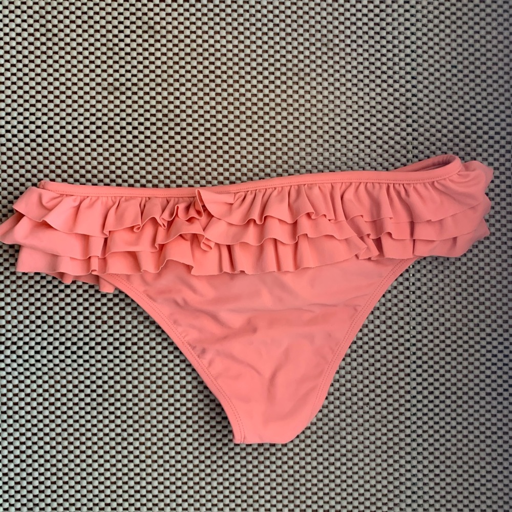 Cheeky Frilly Bottom - Picture 2 of 4
